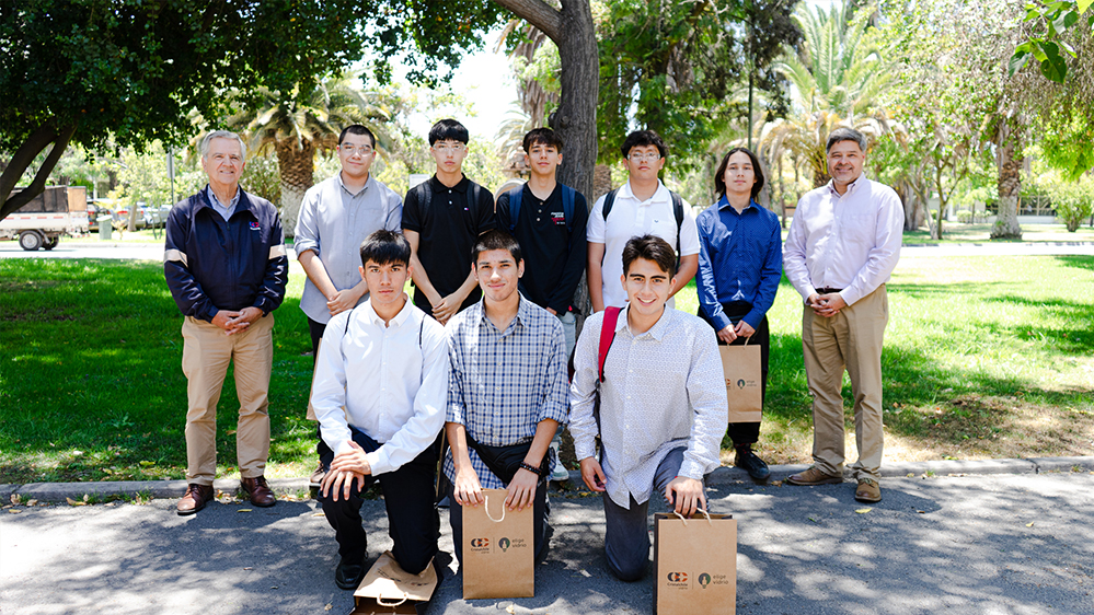 EMPRESAS DEL GRUPO CLARO ABREN SUS PUERTAS A ESTUDIANTES EN PRÁCTICA DEL COLEGIO PUENTE MAIPO